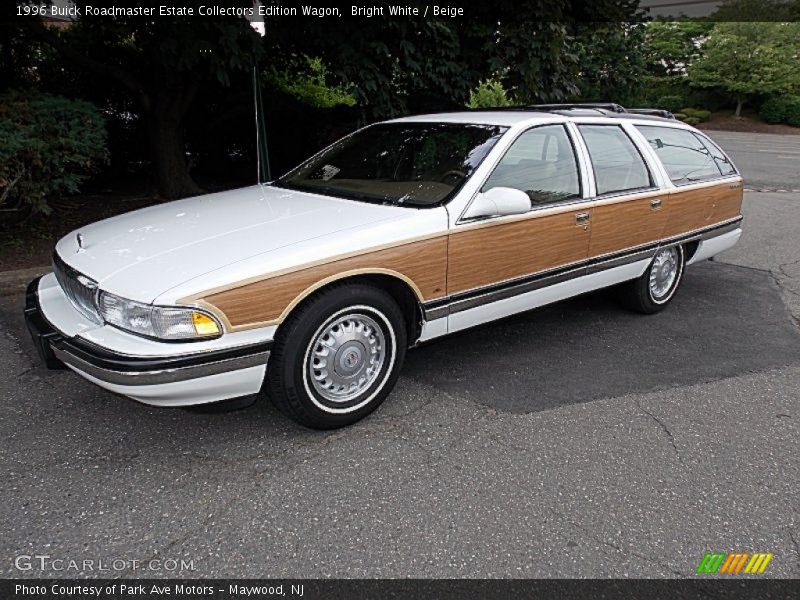 Front 3/4 View of 1996 Roadmaster Estate Collectors Edition Wagon