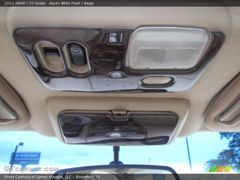 Aspen White Pearl / Beige 2001 Infiniti I 30 Sedan