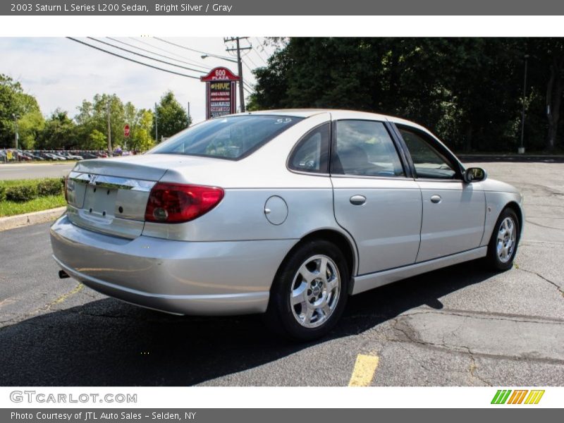 Bright Silver / Gray 2003 Saturn L Series L200 Sedan