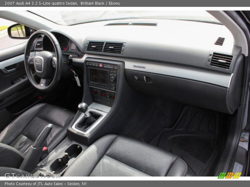 Dashboard of 2007 A4 3.2 S-Line quattro Sedan