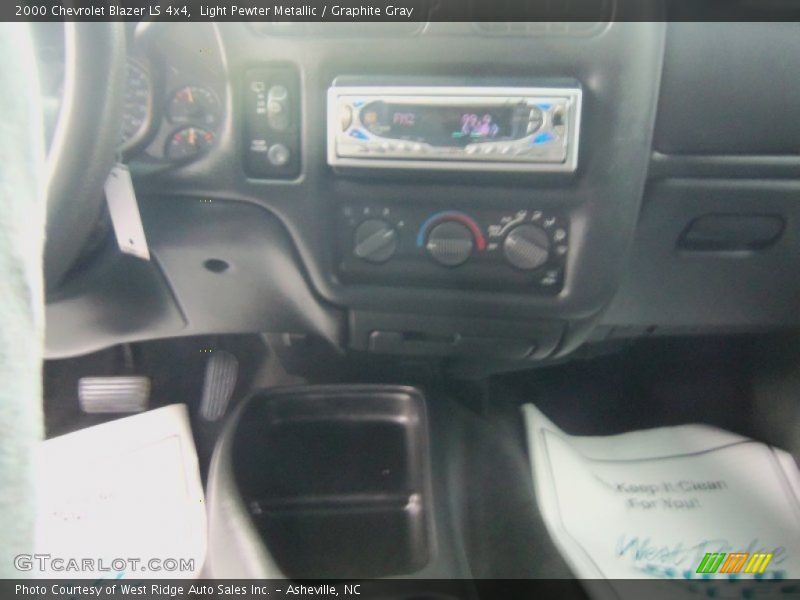 Light Pewter Metallic / Graphite Gray 2000 Chevrolet Blazer LS 4x4
