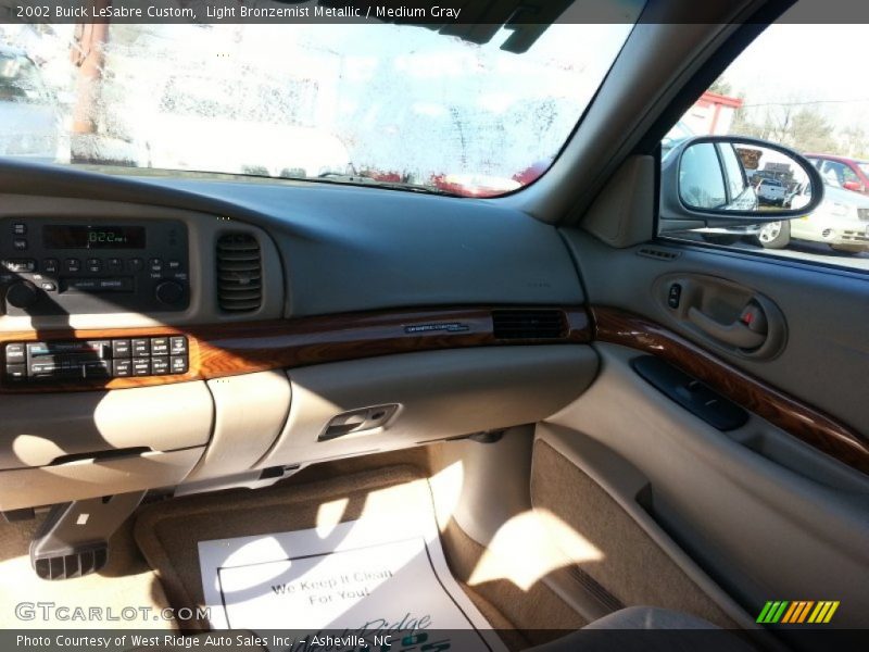 Light Bronzemist Metallic / Medium Gray 2002 Buick LeSabre Custom