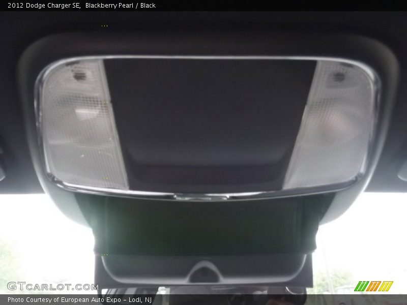 Blackberry Pearl / Black 2012 Dodge Charger SE