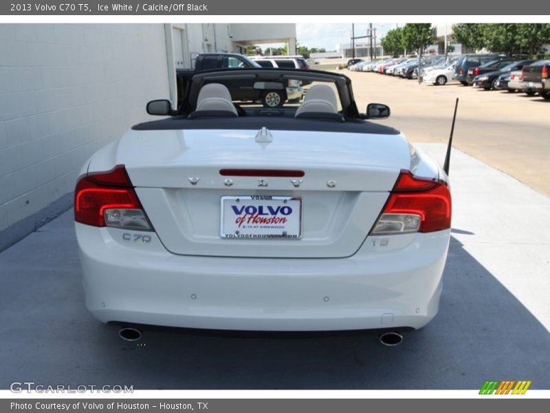 Ice White / Calcite/Off Black 2013 Volvo C70 T5