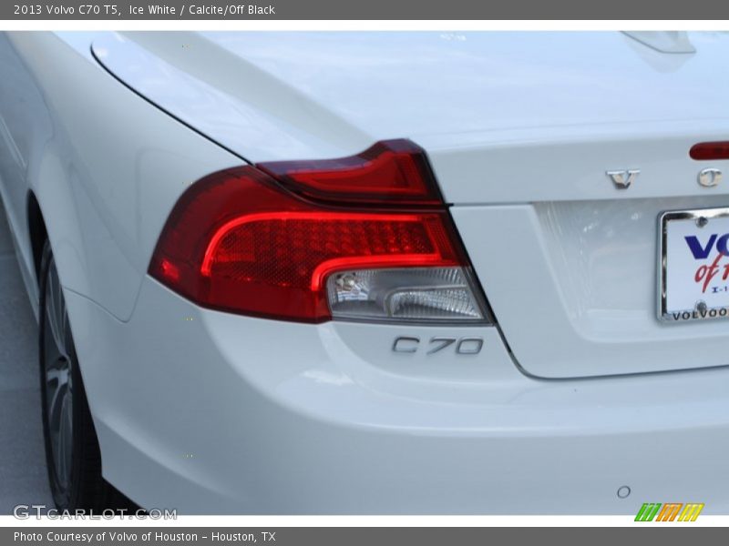 Ice White / Calcite/Off Black 2013 Volvo C70 T5