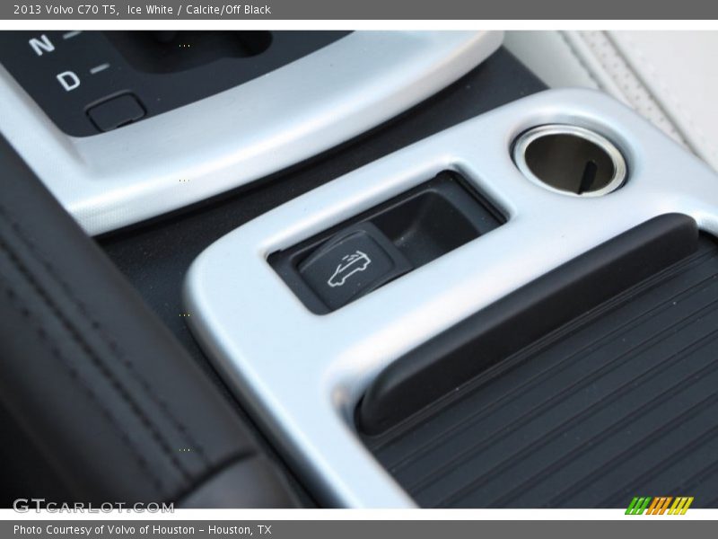 Ice White / Calcite/Off Black 2013 Volvo C70 T5