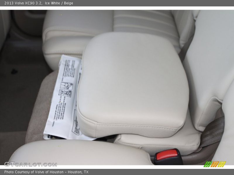 Ice White / Beige 2013 Volvo XC90 3.2