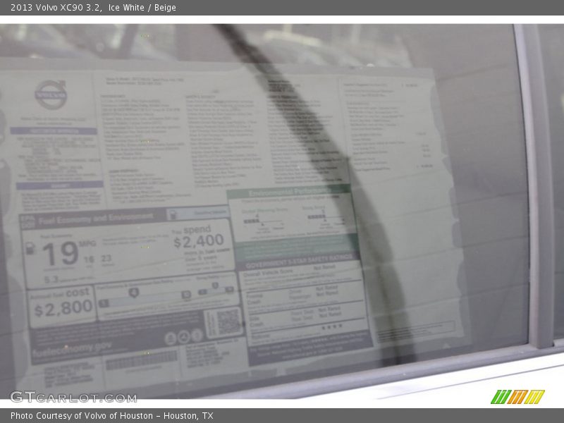Ice White / Beige 2013 Volvo XC90 3.2