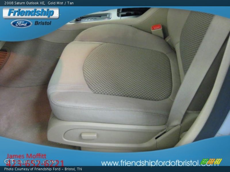 Gold Mist / Tan 2008 Saturn Outlook XE