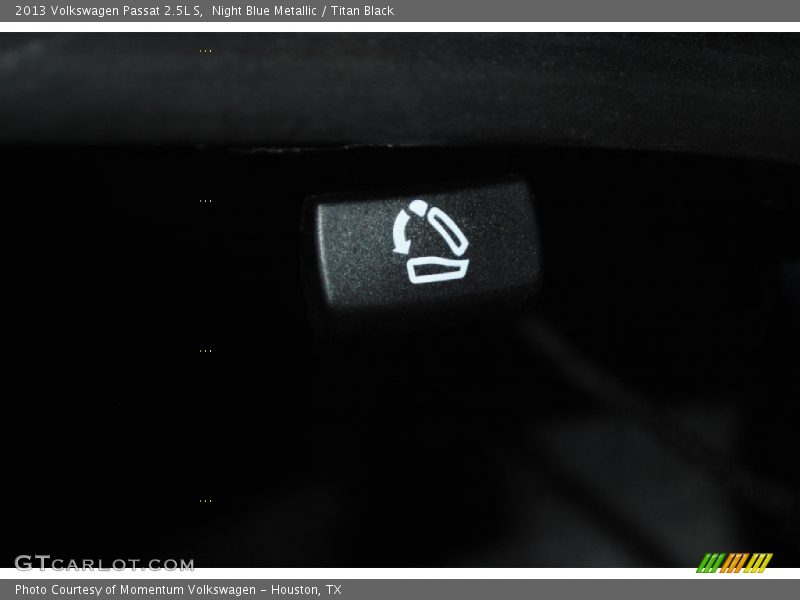 Night Blue Metallic / Titan Black 2013 Volkswagen Passat 2.5L S