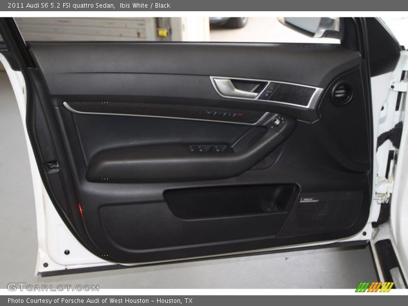Door Panel of 2011 S6 5.2 FSI quattro Sedan