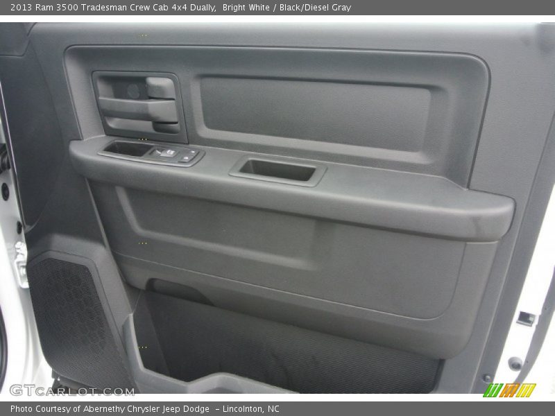 Bright White / Black/Diesel Gray 2013 Ram 3500 Tradesman Crew Cab 4x4 Dually