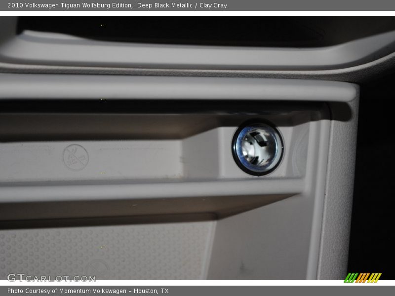 Deep Black Metallic / Clay Gray 2010 Volkswagen Tiguan Wolfsburg Edition