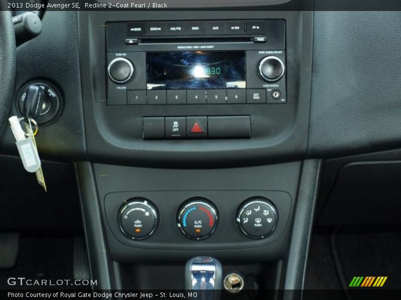 Redline 2-Coat Pearl / Black 2013 Dodge Avenger SE