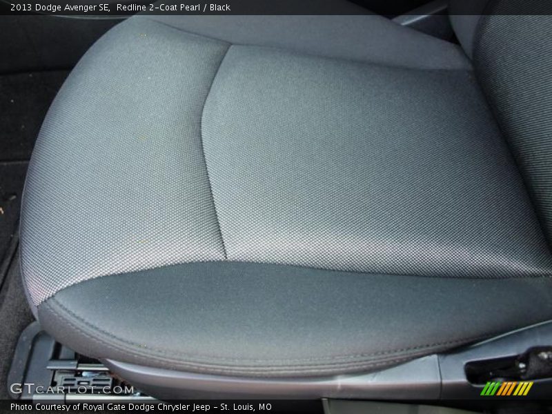 Redline 2-Coat Pearl / Black 2013 Dodge Avenger SE