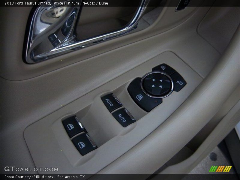 White Platinum Tri-Coat / Dune 2013 Ford Taurus Limited