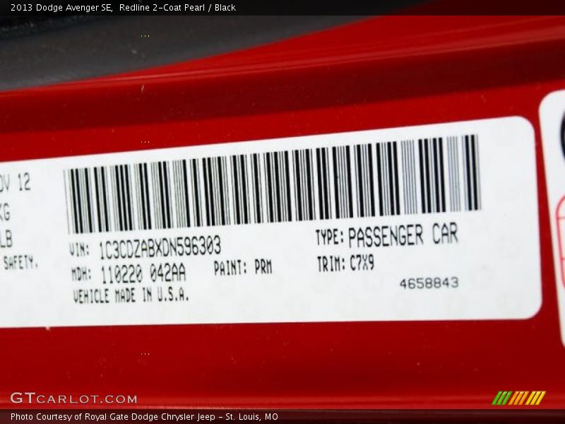 Redline 2-Coat Pearl / Black 2013 Dodge Avenger SE