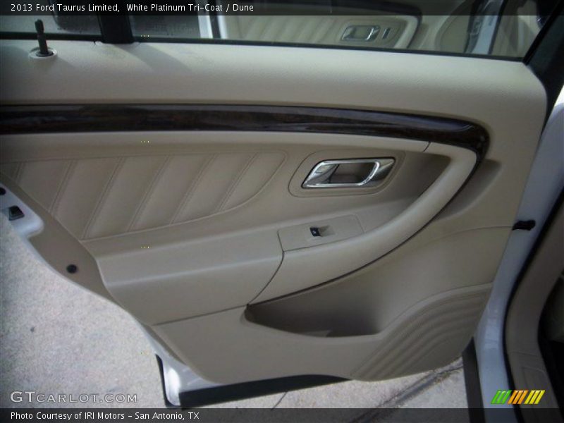 White Platinum Tri-Coat / Dune 2013 Ford Taurus Limited