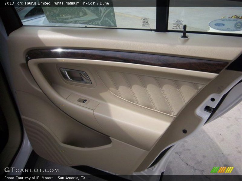 White Platinum Tri-Coat / Dune 2013 Ford Taurus Limited