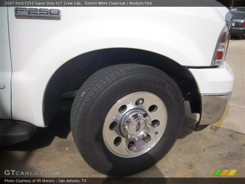 Oxford White Clearcoat / Medium Flint 2007 Ford F250 Super Duty XLT Crew Cab