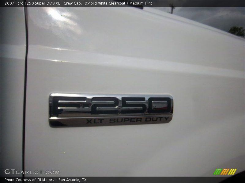 Oxford White Clearcoat / Medium Flint 2007 Ford F250 Super Duty XLT Crew Cab