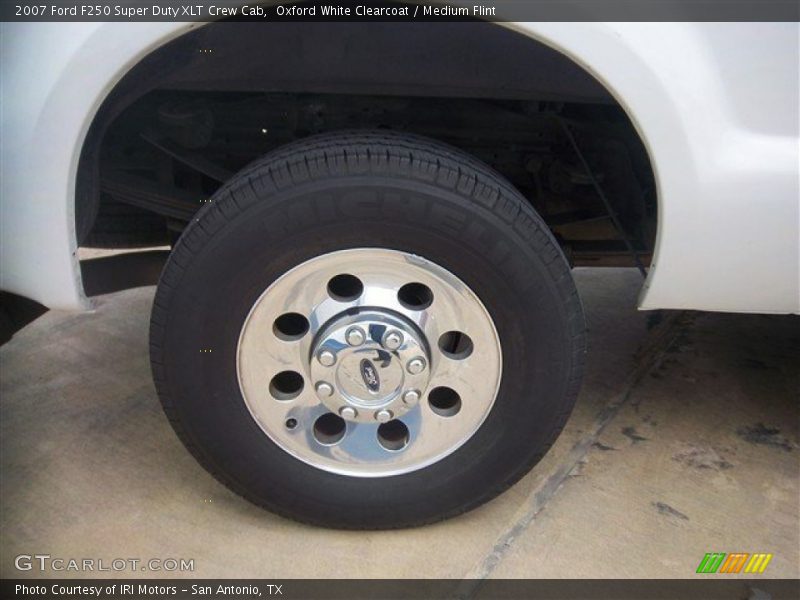Oxford White Clearcoat / Medium Flint 2007 Ford F250 Super Duty XLT Crew Cab