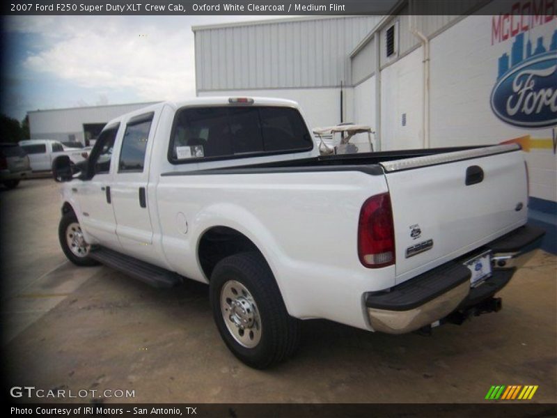 Oxford White Clearcoat / Medium Flint 2007 Ford F250 Super Duty XLT Crew Cab
