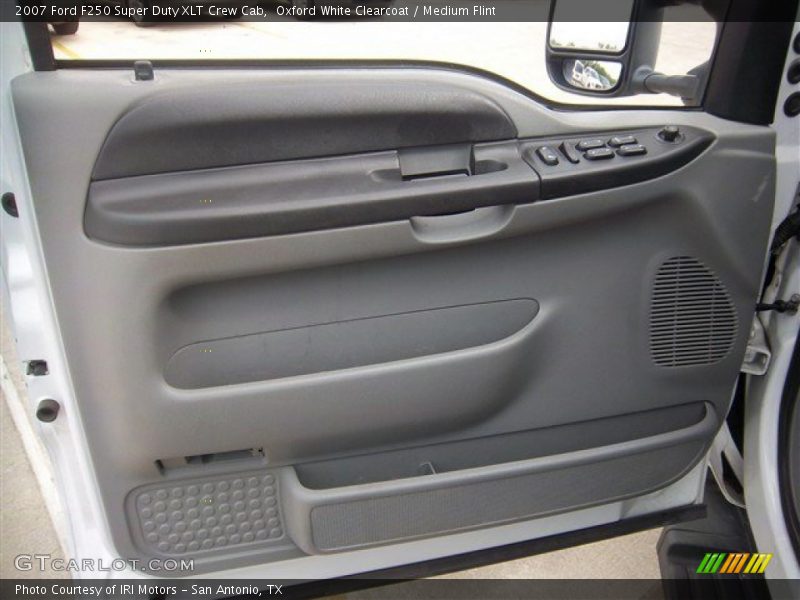 Oxford White Clearcoat / Medium Flint 2007 Ford F250 Super Duty XLT Crew Cab
