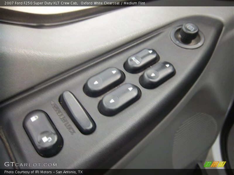 Oxford White Clearcoat / Medium Flint 2007 Ford F250 Super Duty XLT Crew Cab
