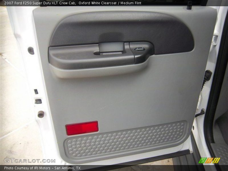 Oxford White Clearcoat / Medium Flint 2007 Ford F250 Super Duty XLT Crew Cab