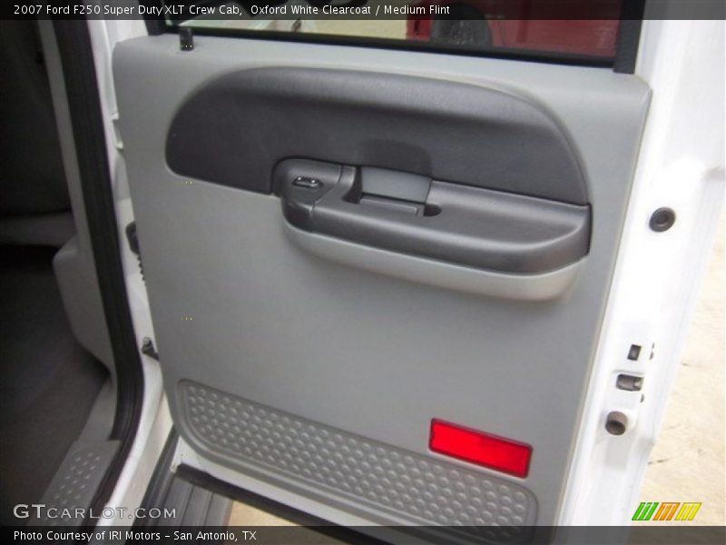 Oxford White Clearcoat / Medium Flint 2007 Ford F250 Super Duty XLT Crew Cab