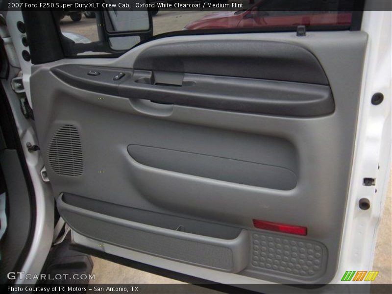 Oxford White Clearcoat / Medium Flint 2007 Ford F250 Super Duty XLT Crew Cab