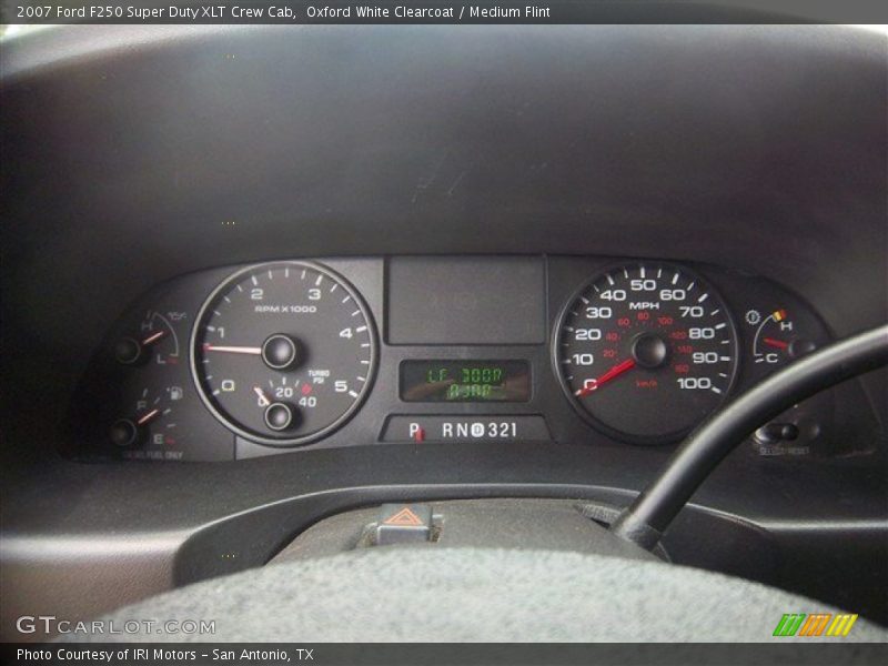 Oxford White Clearcoat / Medium Flint 2007 Ford F250 Super Duty XLT Crew Cab