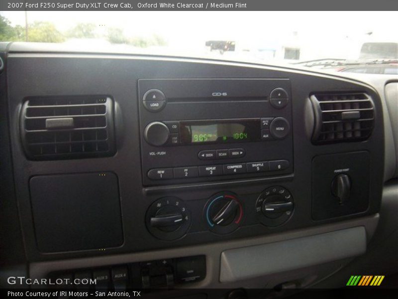 Oxford White Clearcoat / Medium Flint 2007 Ford F250 Super Duty XLT Crew Cab