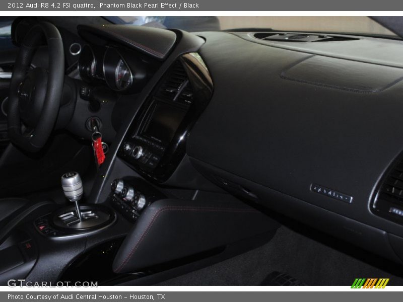 Phantom Black Pearl Effect / Black 2012 Audi R8 4.2 FSI quattro