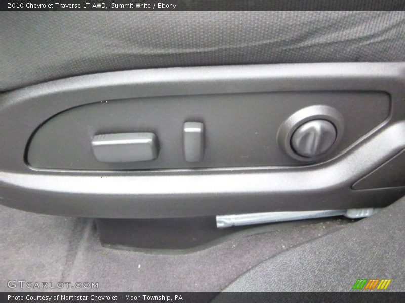 Summit White / Ebony 2010 Chevrolet Traverse LT AWD