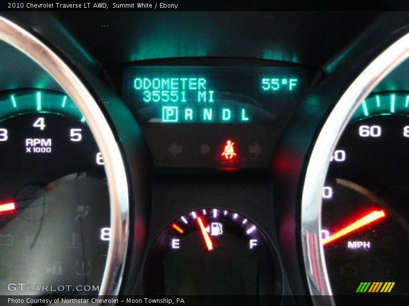 Summit White / Ebony 2010 Chevrolet Traverse LT AWD
