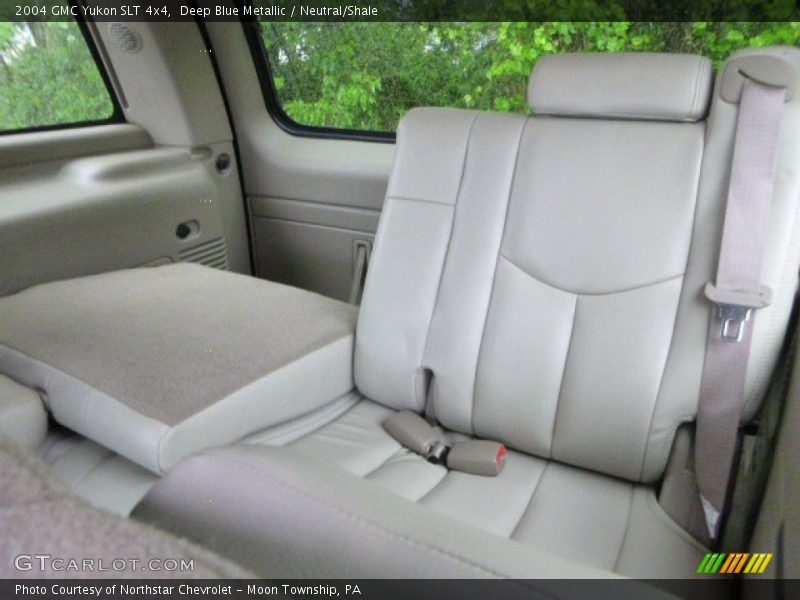Deep Blue Metallic / Neutral/Shale 2004 GMC Yukon SLT 4x4