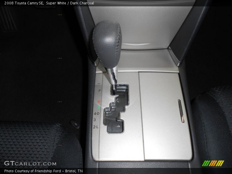 Super White / Dark Charcoal 2008 Toyota Camry SE
