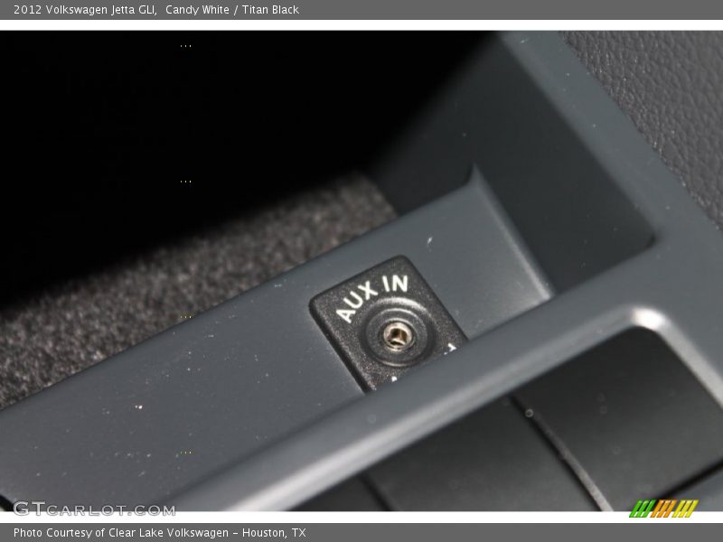 Candy White / Titan Black 2012 Volkswagen Jetta GLI