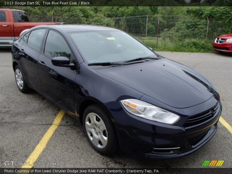 True Blue Pearl Coat / Black 2013 Dodge Dart SE