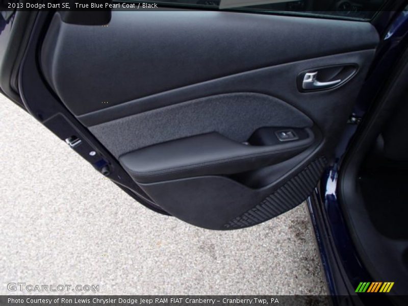 True Blue Pearl Coat / Black 2013 Dodge Dart SE