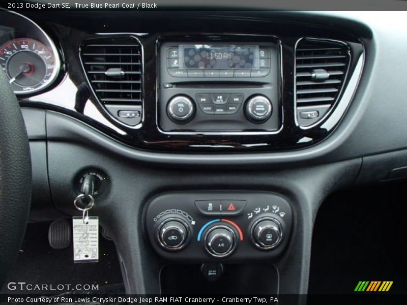 True Blue Pearl Coat / Black 2013 Dodge Dart SE