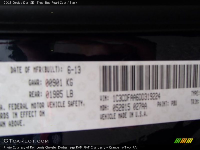 True Blue Pearl Coat / Black 2013 Dodge Dart SE