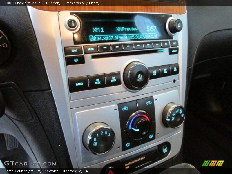 Summit White / Ebony 2009 Chevrolet Malibu LT Sedan