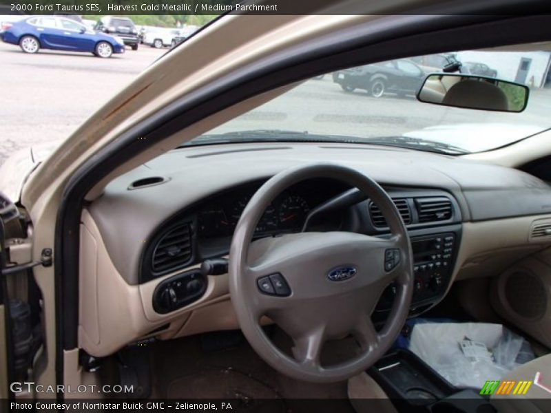 Harvest Gold Metallic / Medium Parchment 2000 Ford Taurus SES