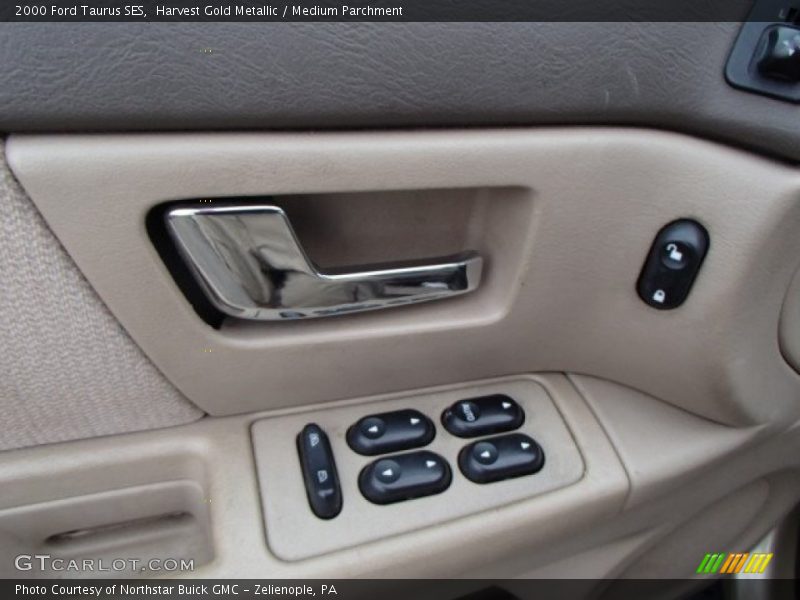 Harvest Gold Metallic / Medium Parchment 2000 Ford Taurus SES