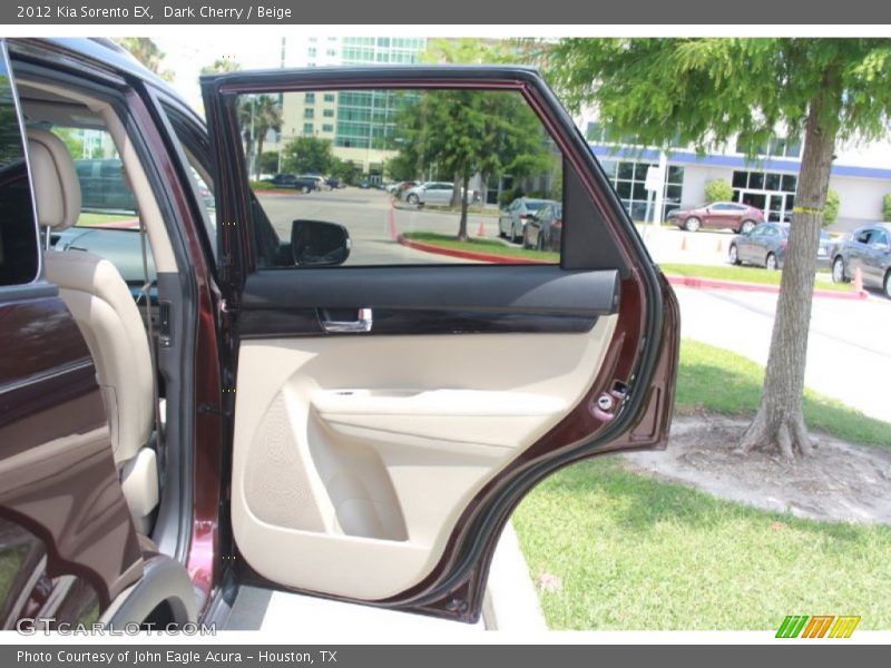 Dark Cherry / Beige 2012 Kia Sorento EX