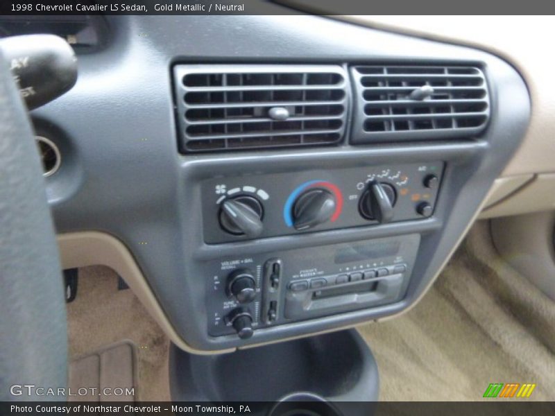Controls of 1998 Cavalier LS Sedan