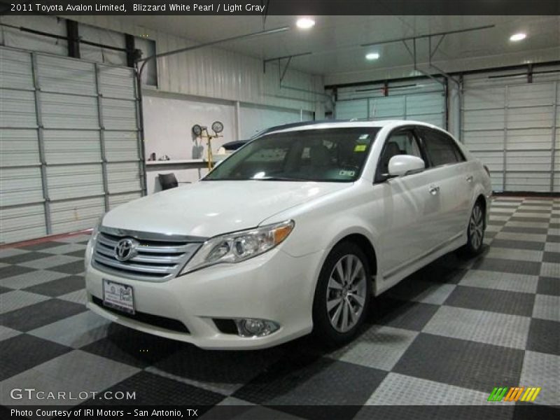 Blizzard White Pearl / Light Gray 2011 Toyota Avalon Limited